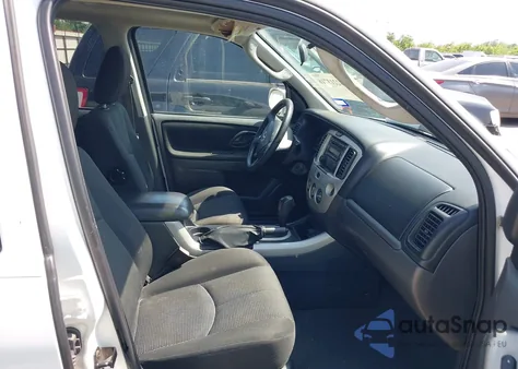 2005 Mazda Tribute S from USA, damaged, VIN 4F2YZ04125KM28076